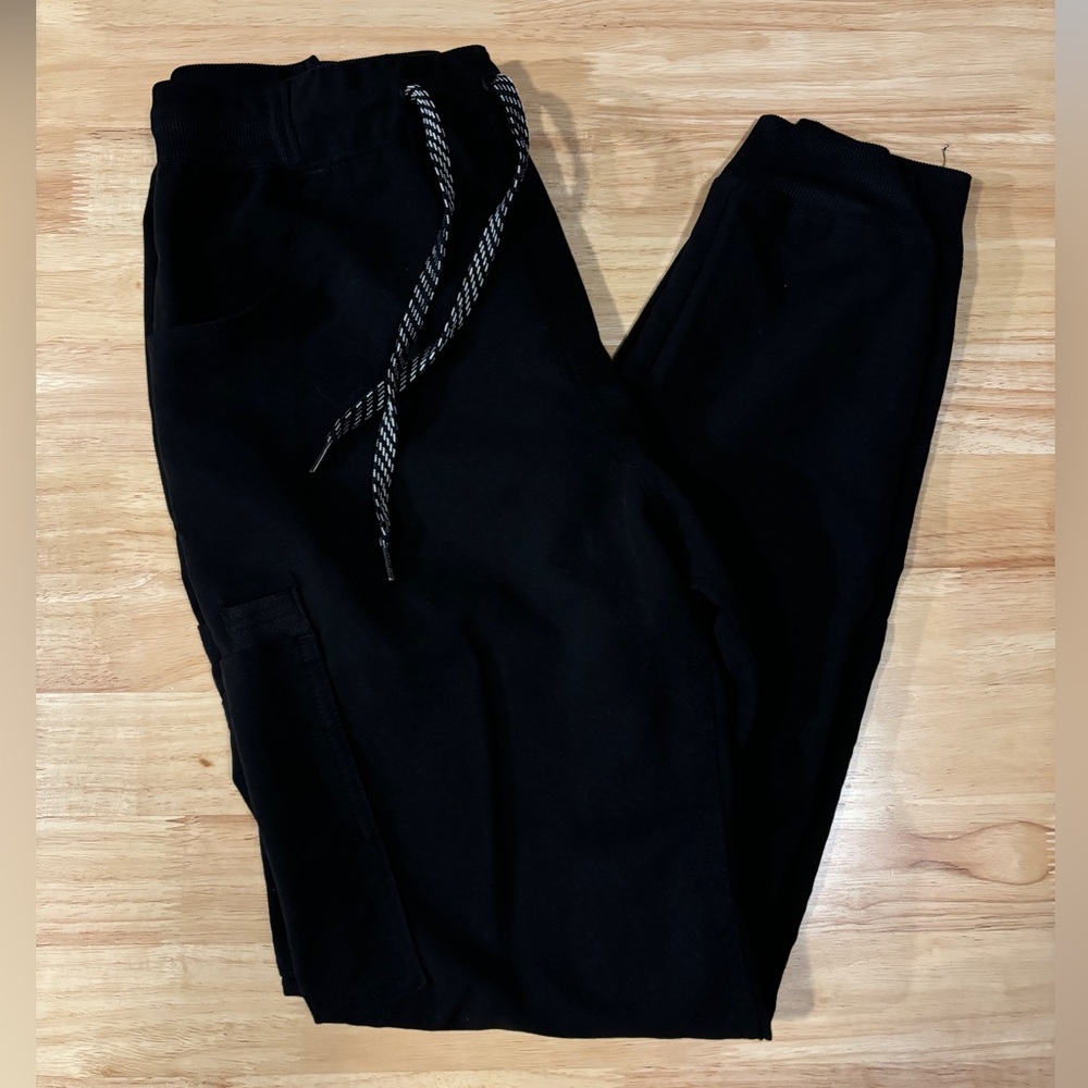 Jaanuu men’s scrub pants, size small!